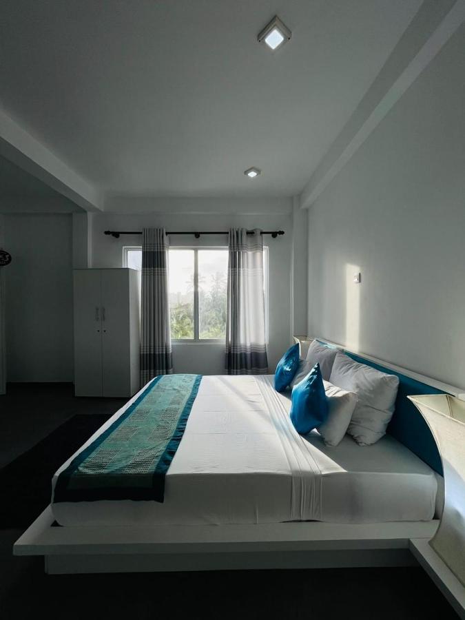 Sunset Sands Hikkaduwa Room photo